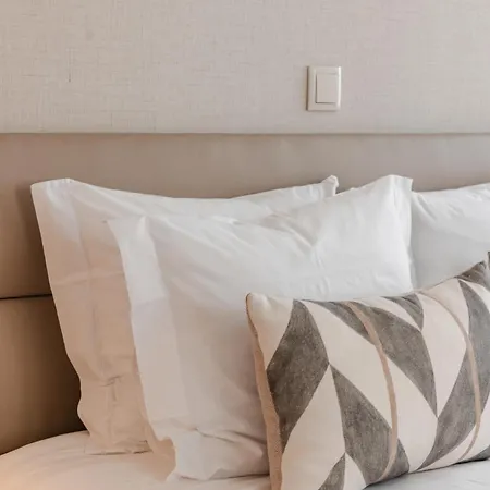 A1 Fully Renovated! Very In Bica With Ac *