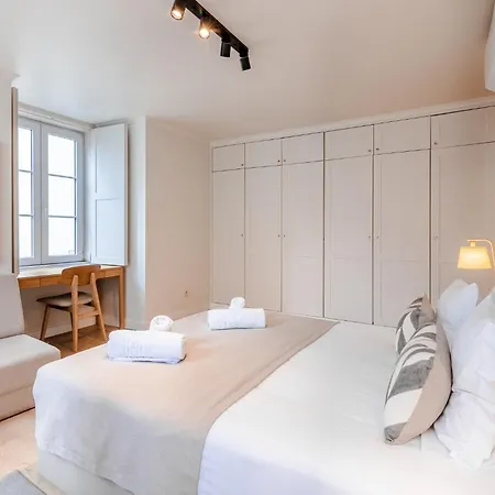 A1 Fully Renovated! Very In Bica With Ac * Lisboa