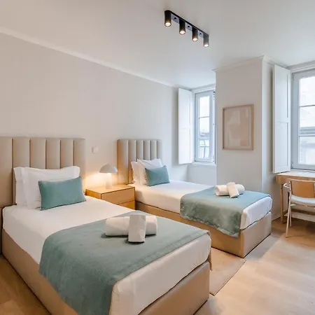 A1 Fully Renovated! Very In Bica With Ac Apartment *