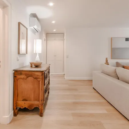 A1 Fully Renovated! Very In Bica With Ac * Lisboa