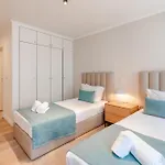 A1 Fully Renovated! Very In Bica With Ac Lisboa