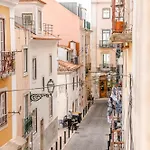 A1 Fully Renovated! Very In Bica With Ac Lejlighed Lisboa
