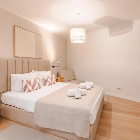 A1 Fully Renovated! Very In Bica With Ac * Lisbona