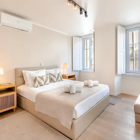 A1 Fully Renovated! Very In Bica With Ac *