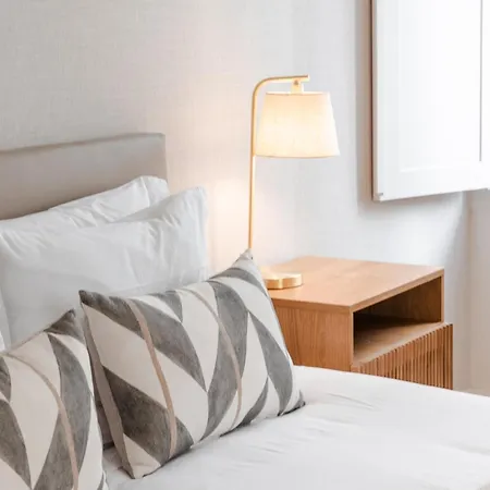 A1 Fully Renovated! Very In Bica With Ac Appartamento