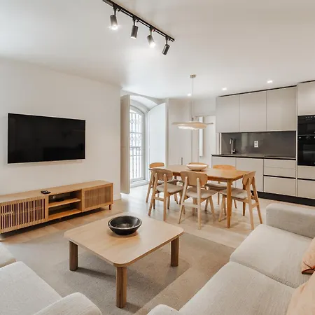 A1 Fully Renovated! Very In Bica With Ac * Lisbona