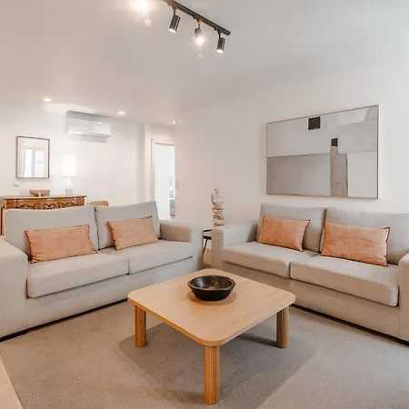 A1 Fully Renovated! Very In Bica With Ac Lisbona